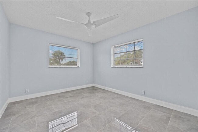 Building Photo - 260 NW 19th St