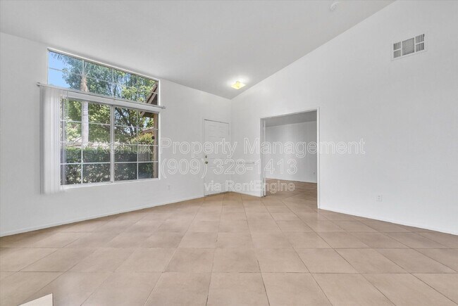 Building Photo - 1240 Visconti Dr