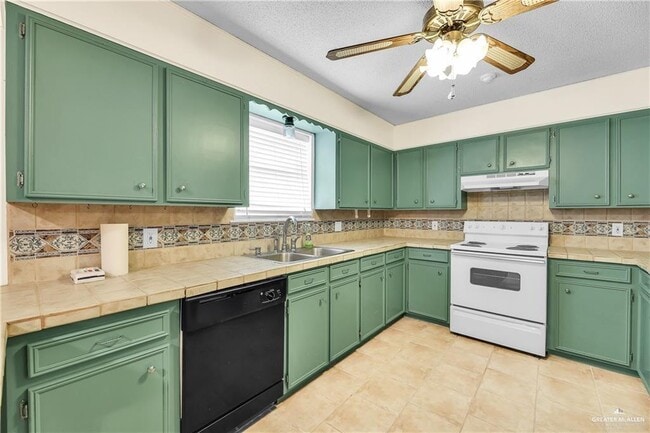 Building Photo - 17 S 15th St