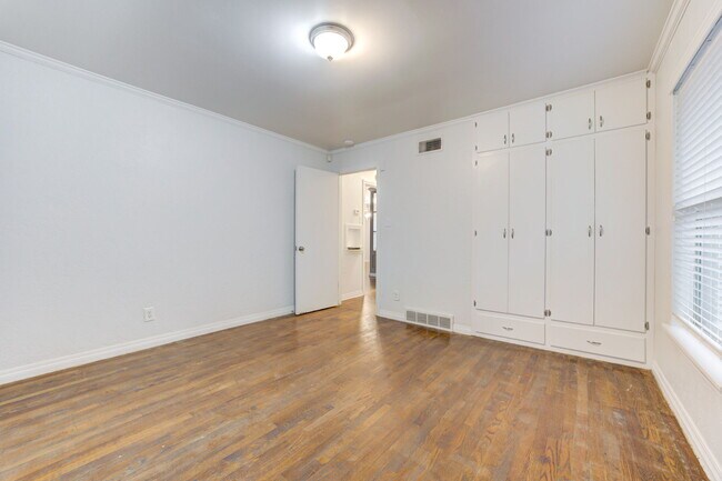 Building Photo - 4121 NW 20th St