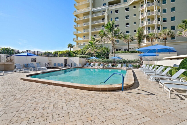 Building Photo - 5380 N Ocean Dr