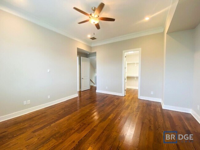 Building Photo - 2202 Arabelle St