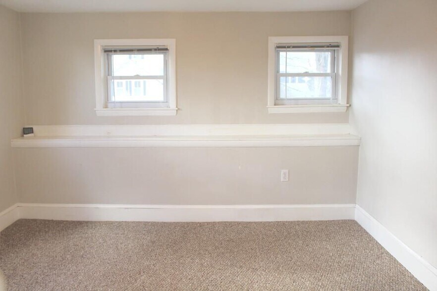 1st Bedroom - 17 Court street
