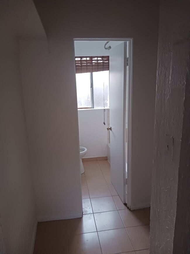 Building Photo - 10946 Otsego St