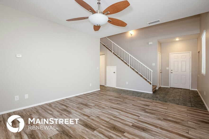 Building Photo - 1376 Angel Falls St