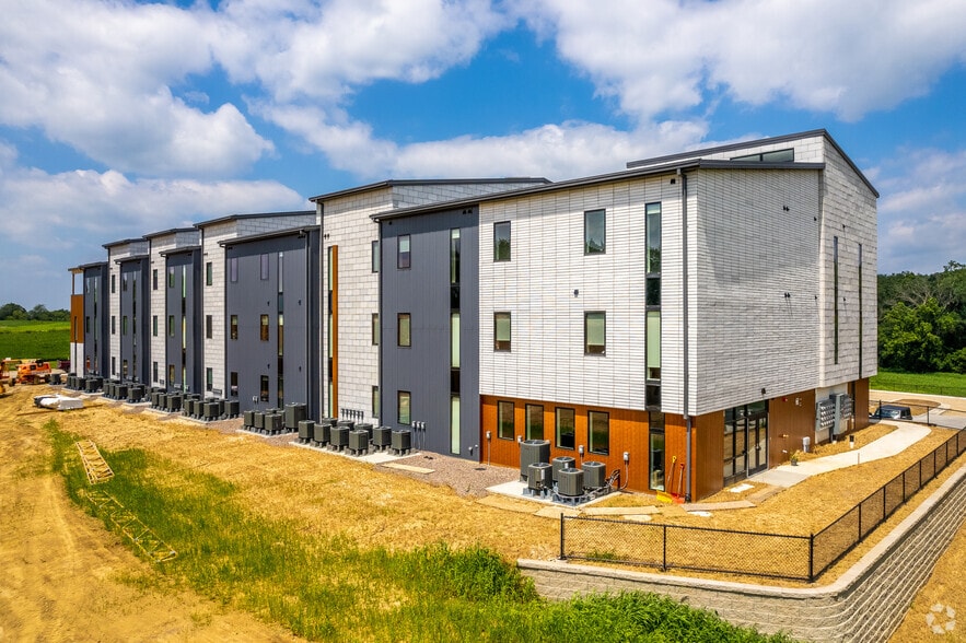 Building Photo - Briar Grove Apartments (Building D)