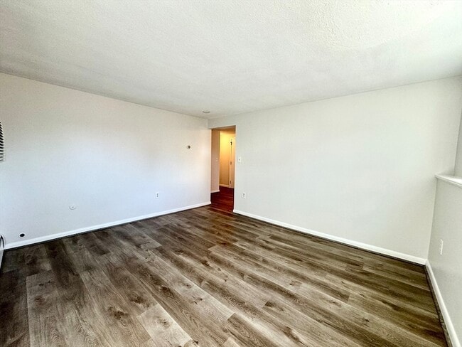 Building Photo - 206 High St