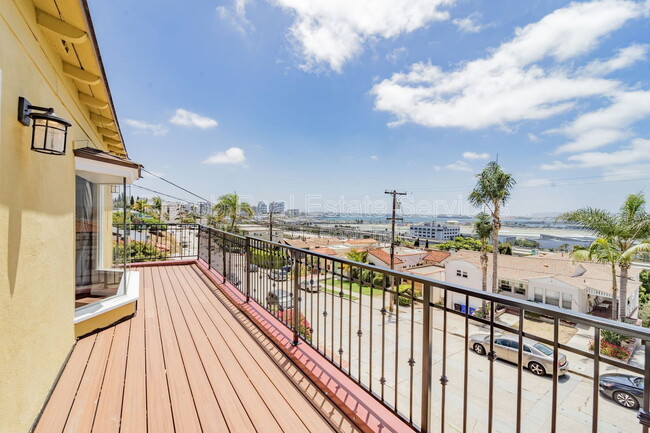 Building Photo - 3345 Columbia St