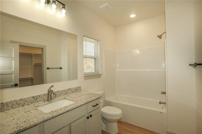 Building Photo - 655 N Genevieve Ave