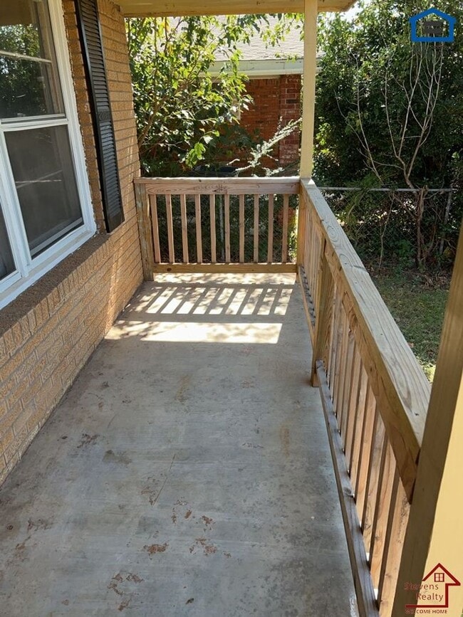 Building Photo - 2811 NW 21st Pl