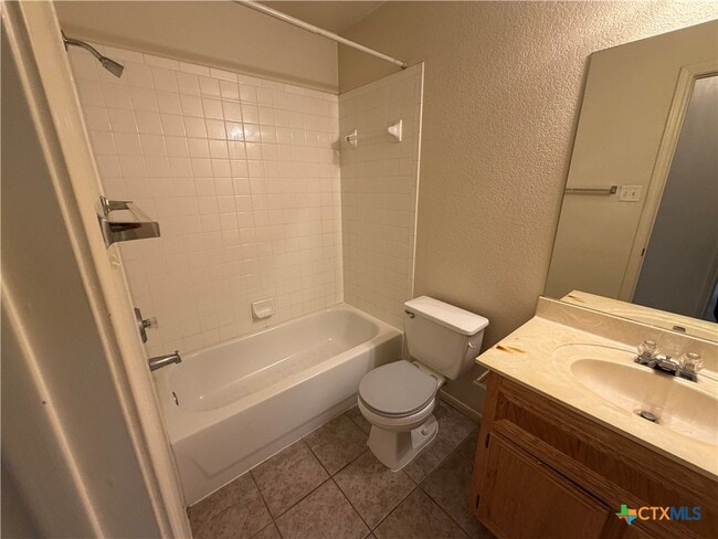 Building Photo - 3701 Dustin Ct