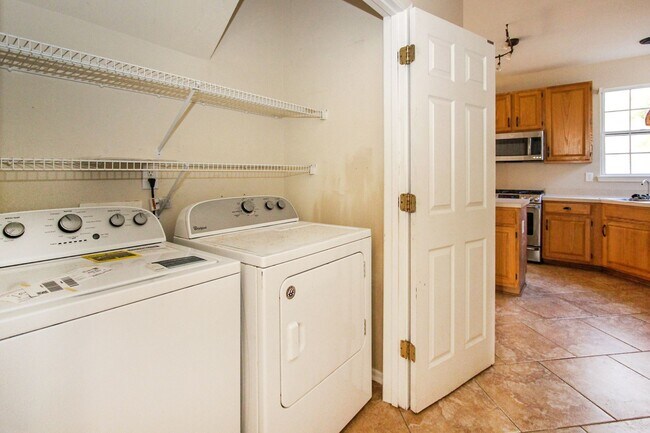 Building Photo - 3013 Mossy Creek Dr