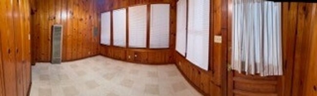 Building Photo - 704 E Thomas St