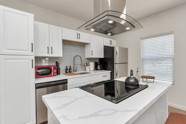 Building Photo - 1812 Wheeler Ave