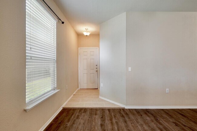 Building Photo - 5704 Levenwood Ln