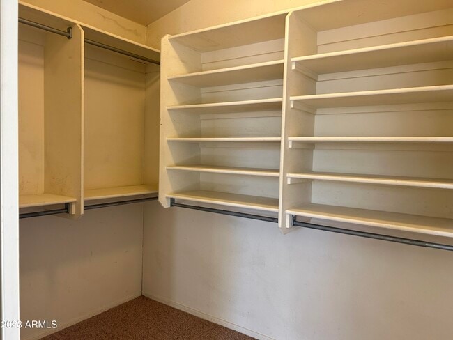 Building Photo - 1801 E Toledo St