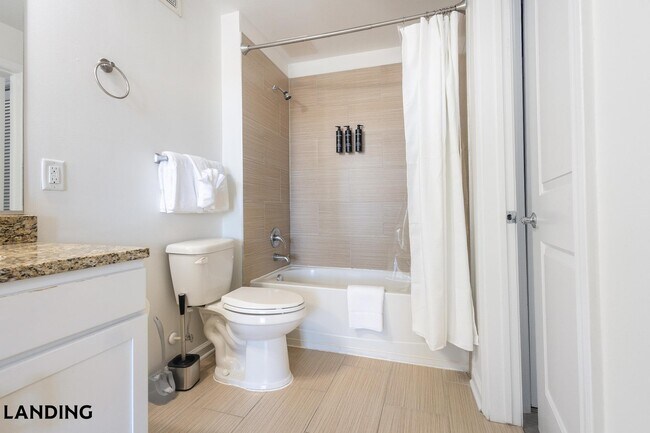 Building Photo - 4921 Pretty Lake Ave