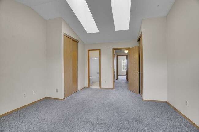 Building Photo - $2,300.00, stunning 2-bedroom, 2-bathroom ...