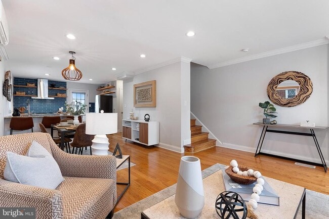 Building Photo - 5515 Chillum Pl NE