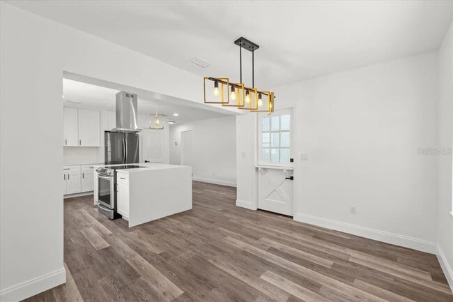 Building Photo - 11218 Creek View Dr