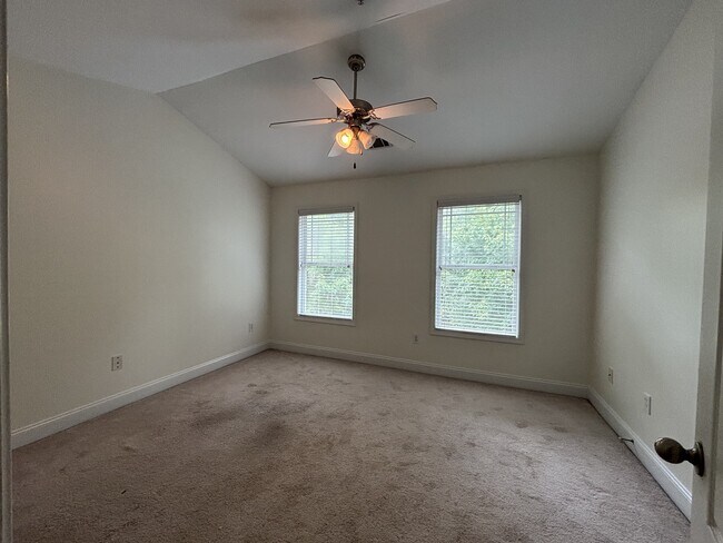 Building Photo - 409 Whitehall Rd