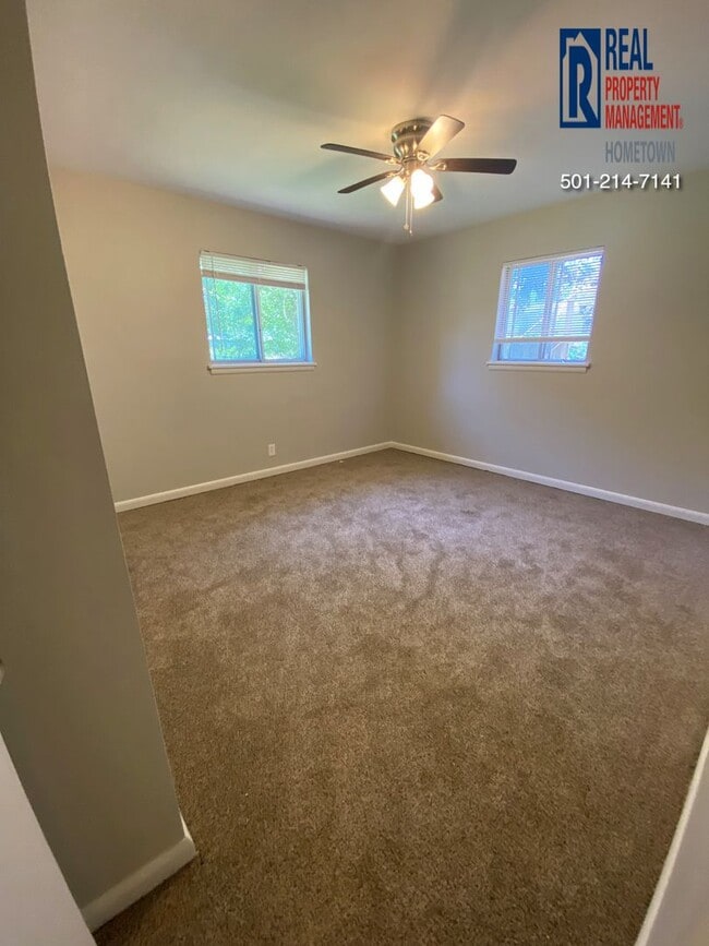 Building Photo - 501 Warren-