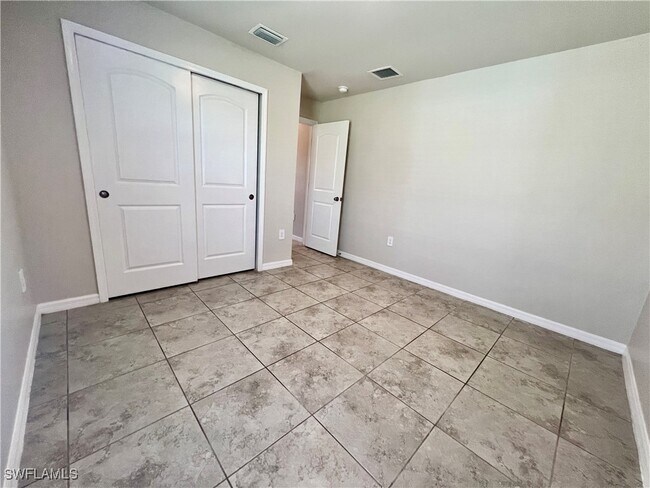 Building Photo - 4222 NW 25th Terrace