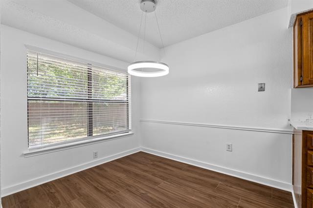 Building Photo - 6007 Brentcove Dr