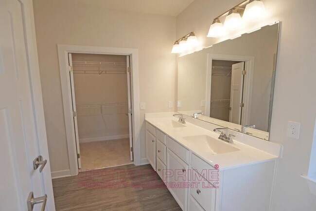 Building Photo - 312 Fairfield St