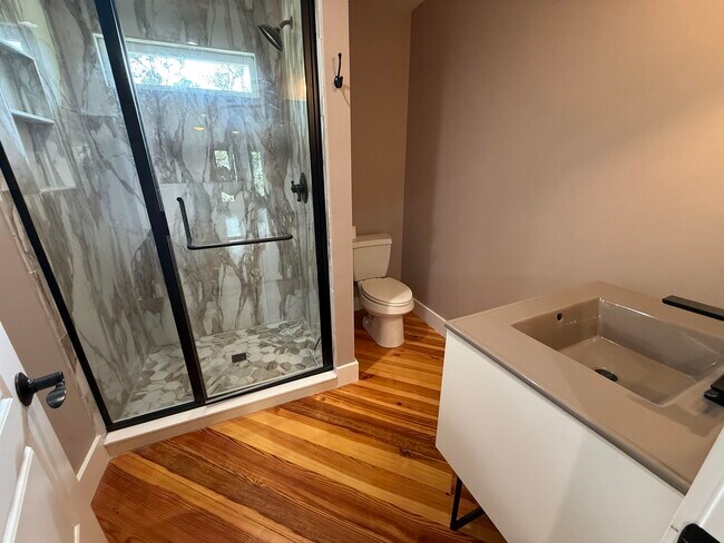 Building Photo - 1708 25th Ave N