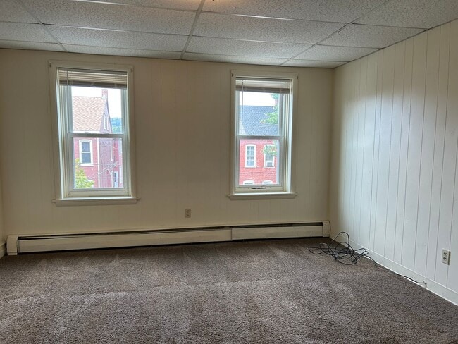 Building Photo - 848 Blunston St