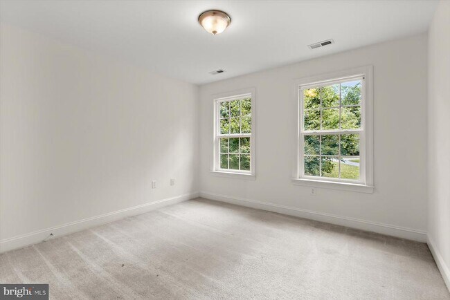 Building Photo - 15900 Tanyard Rd