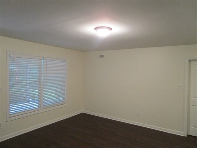 Building Photo - 3188 Creek Trace W