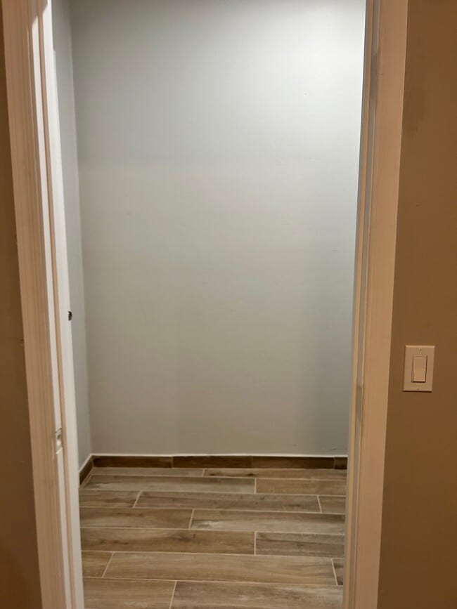 Building Photo - 382 W Quarry St