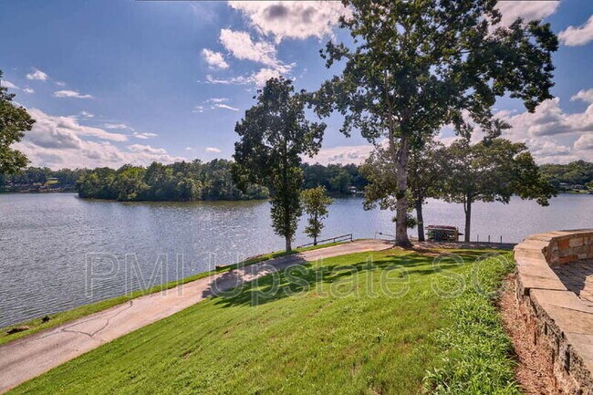 Building Photo - 98 Topsail Ct
