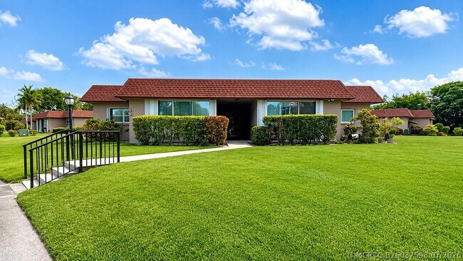 Building Photo - 1918 Palmland Dr