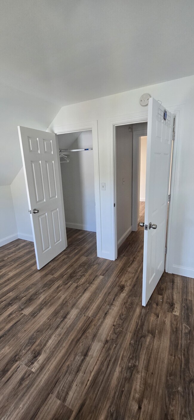 Building Photo - 214 N State St