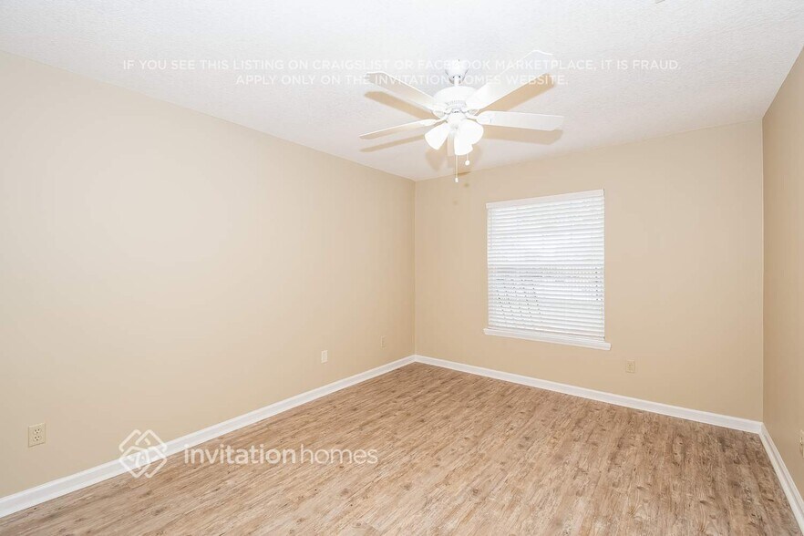 Building Photo - 5391 Blue Pacific Dr W