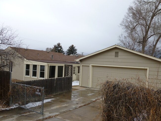 Building Photo - 1502 W St Vrain St