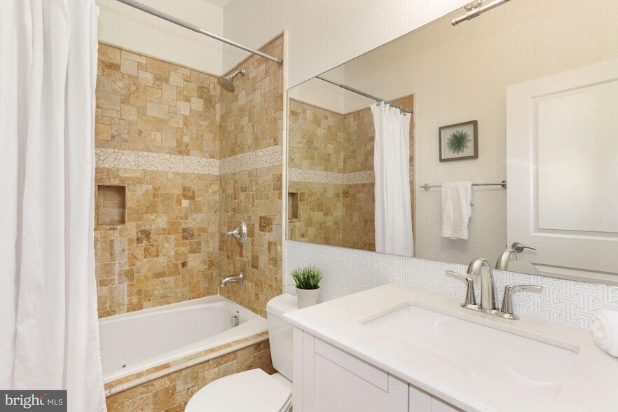 Building Photo - 1435 Euclid St NW