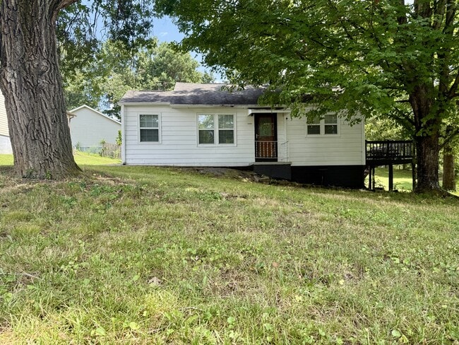 Building Photo - 1606 Tuckaleechee Pike