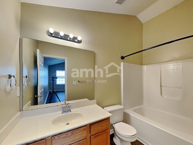 Building Photo - 3052 Teton Dr