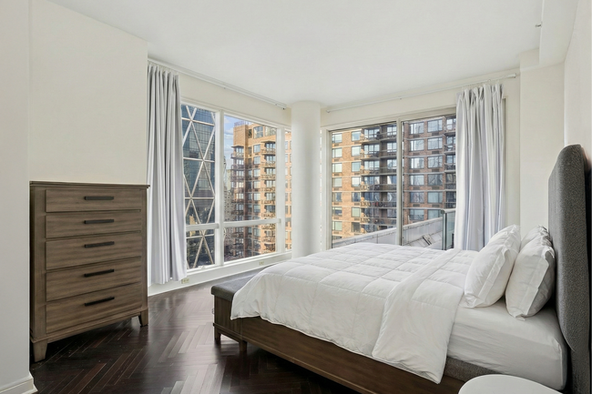 Building Photo - 230 W 56th St