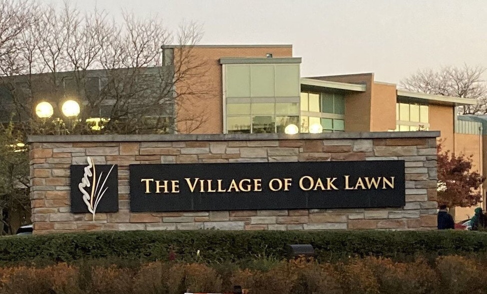 Building Photo - 9909 S Ridgeland Ave