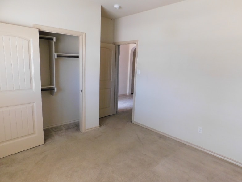 Building Photo - 5001 Prestwick Dr