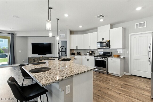 Building Photo - 3243 Avernus Ave