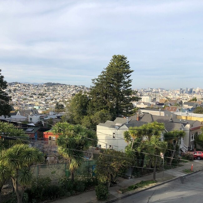 Building Photo - COMING SOON!  Beautiful 3 br/2ba -2  Levels, Private Deck, Panoramic Views, Garage Parking, Washe...