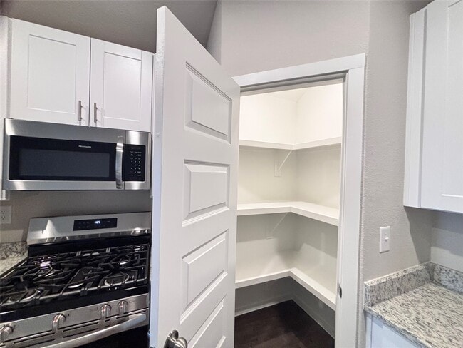 Building Photo - 17327 Ridge Dr