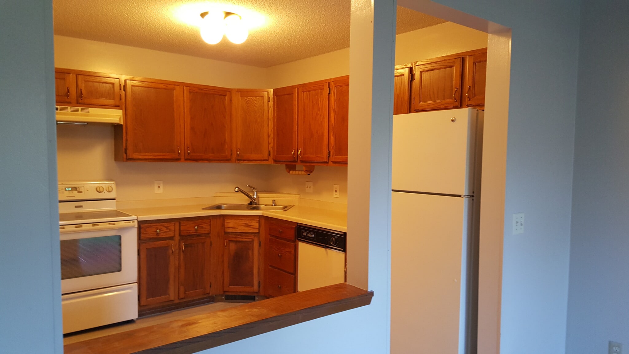 Building Photo - 4159 Maureen Dr NE