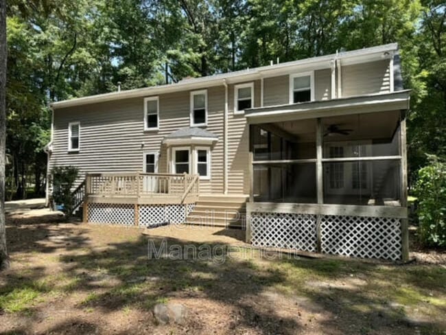 Building Photo - 114 Barclay Crescent